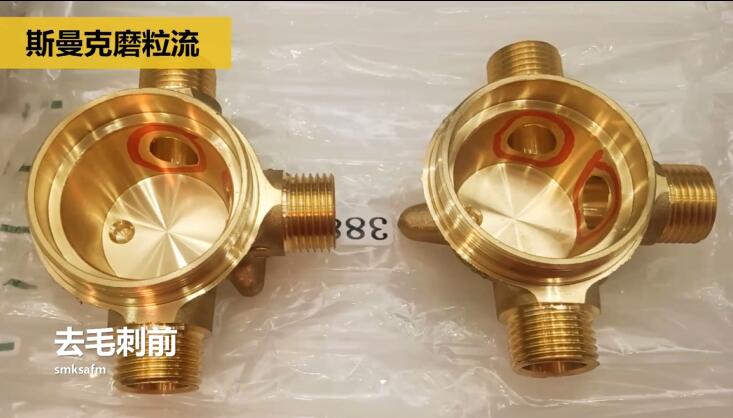 用磨粒流不怕划伤，铜三通<a href='http://herolay.com' target='_blank'><u>交叉孔去毛刺</u></a>