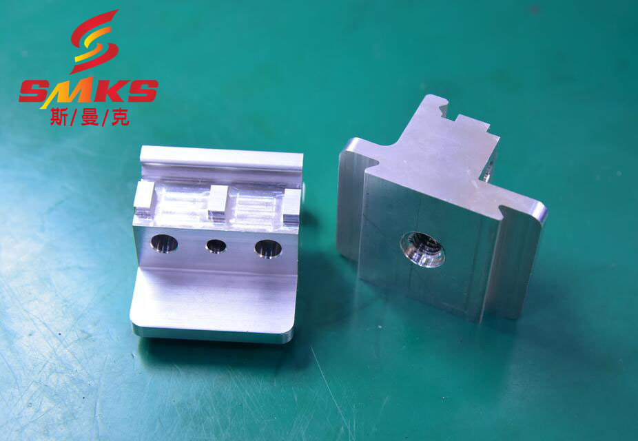 铝合金<a href='http://herolay.com' target='_blank'><u>交叉孔去毛刺</u></a>最新工艺